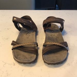 Women’s Merrell Sandal Size 9